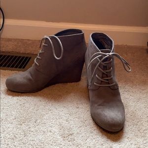 Size 6 beige booties